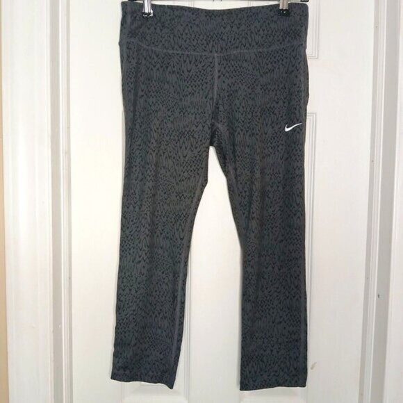 3/$12 Nike Women's Medium Capri Pants Gray Black Dri-Fit Activewear Zip Pocket - Picture 1 of 3